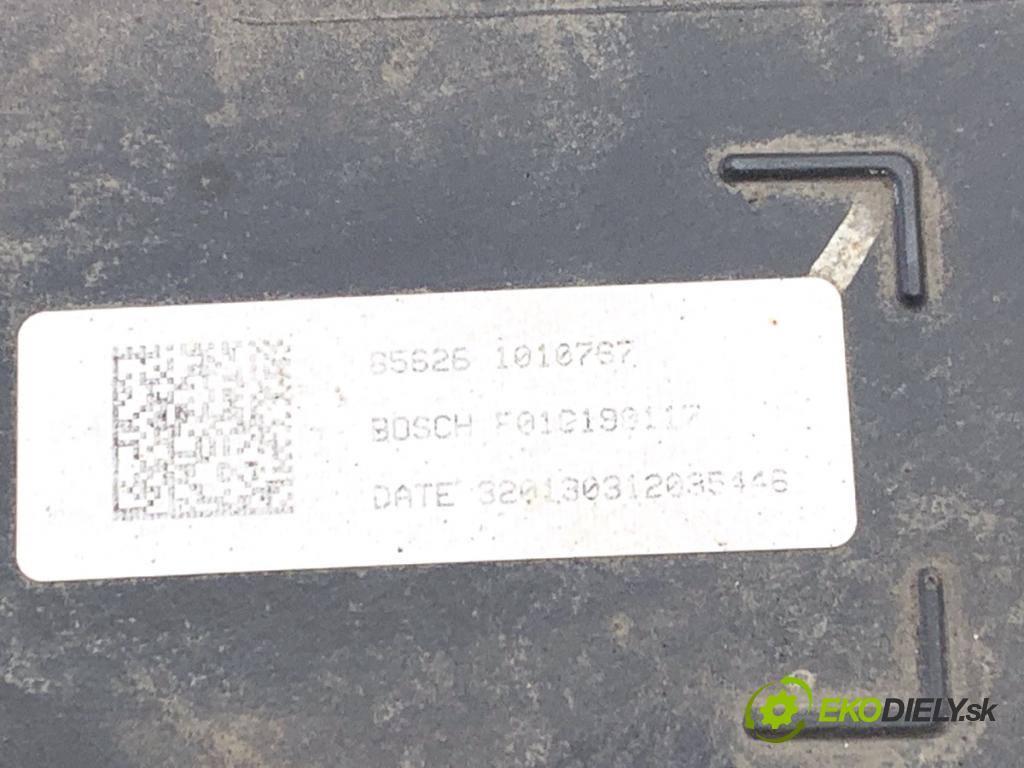 VW SHARAN nadwozie wielkoprzestrzenne (MPV) 2013 130 kW 2.0 TDI 1968 Nádržka SCR: 7N0131877H