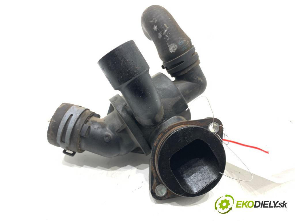 VW TIGUAN SUV 2013 81 kW 2.0 TDI 1968 obal termostatu V7548004 (Pouzdro termostatu)