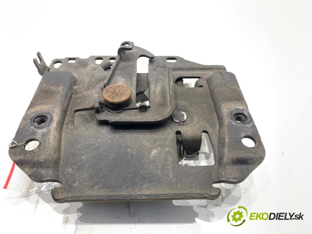 FORD TRANSIT COURIER Nadwozie pełne/minivan 2018 74 kW 1.0 EcoBoost 998 zámok kapoty predný