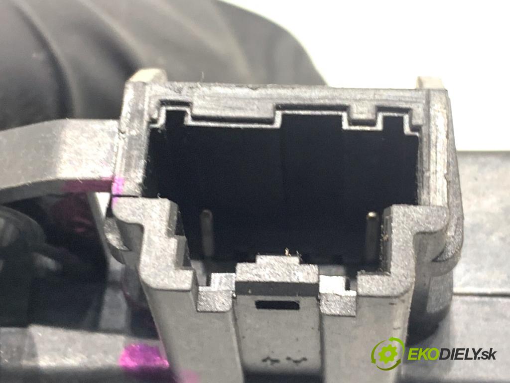 FORD TRANSIT COURIER Nadwozie pełne/minivan 2018 74 kW 1.0 EcoBoost 998 Motor kúrenia AV11-19E616-GA