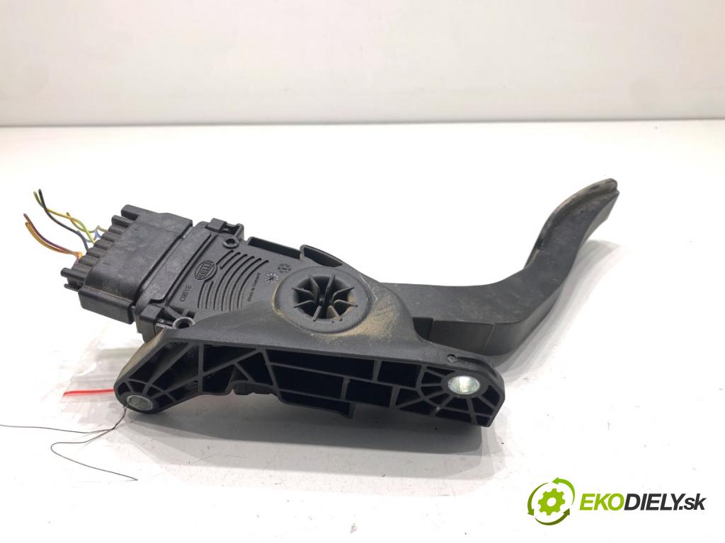 FORD TRANSIT COURIER Nadwozie pełne/minivan 2018 74 kW 1.0 EcoBoost 998 Potenciometer plynu 8V21-9F836-AC (Potenciometer plynového pedálu)