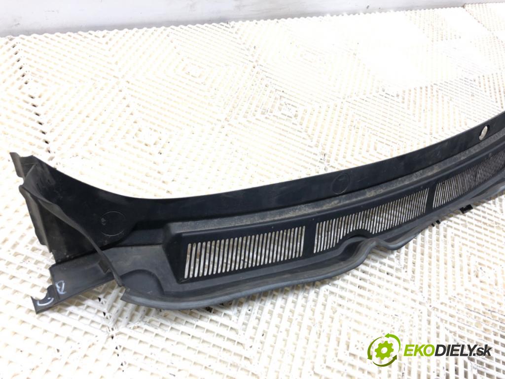 FORD TRANSIT COURIER Nadwozie pełne/minivan 2018 74 kW 1.0 EcoBoost 998 Torpédo, plast pod čelné okno ET76-A02216-AC (Torpédo (plast pod čelným sklom))