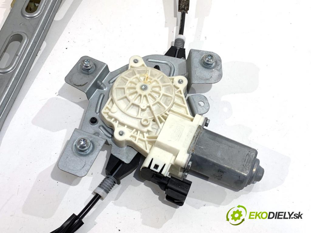 FORD TRANSIT COURIER Nadwozie pełne/minivan 2018 74 kW 1.0 EcoBoost 998 Mechanizmus okna pravy predný ET76A23200CD