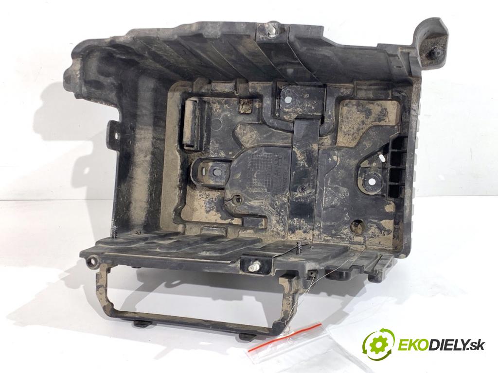 FORD TRANSIT COURIER Nadwozie pełne/minivan 2018 74 kW 1.0 EcoBoost 998 obal akumulátora JT76-10723-A