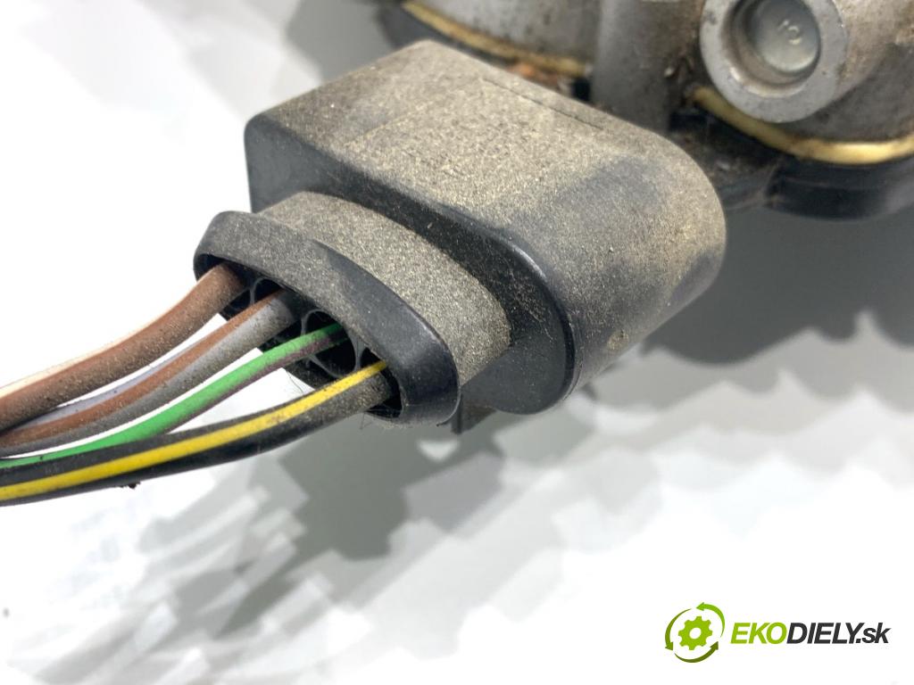 FORD TRANSIT COURIER Nadwozie pełne/minivan 2018 74 kW 1.0 EcoBoost 998 Mechanizmus stieračov predný ET76-17500-AE (Motorček stieračov predný)