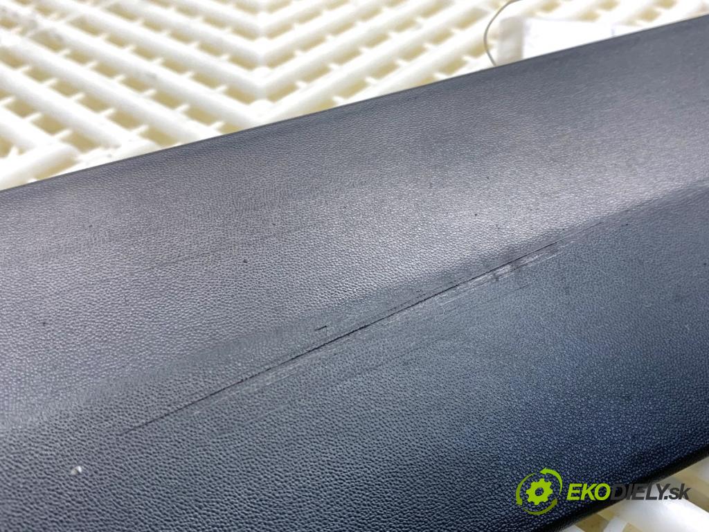 FORD TRANSIT COURIER Nadwozie pełne/minivan 2018 74 kW 1.0 EcoBoost 998 Lišta Dvere pravy predný ET76-29426-A