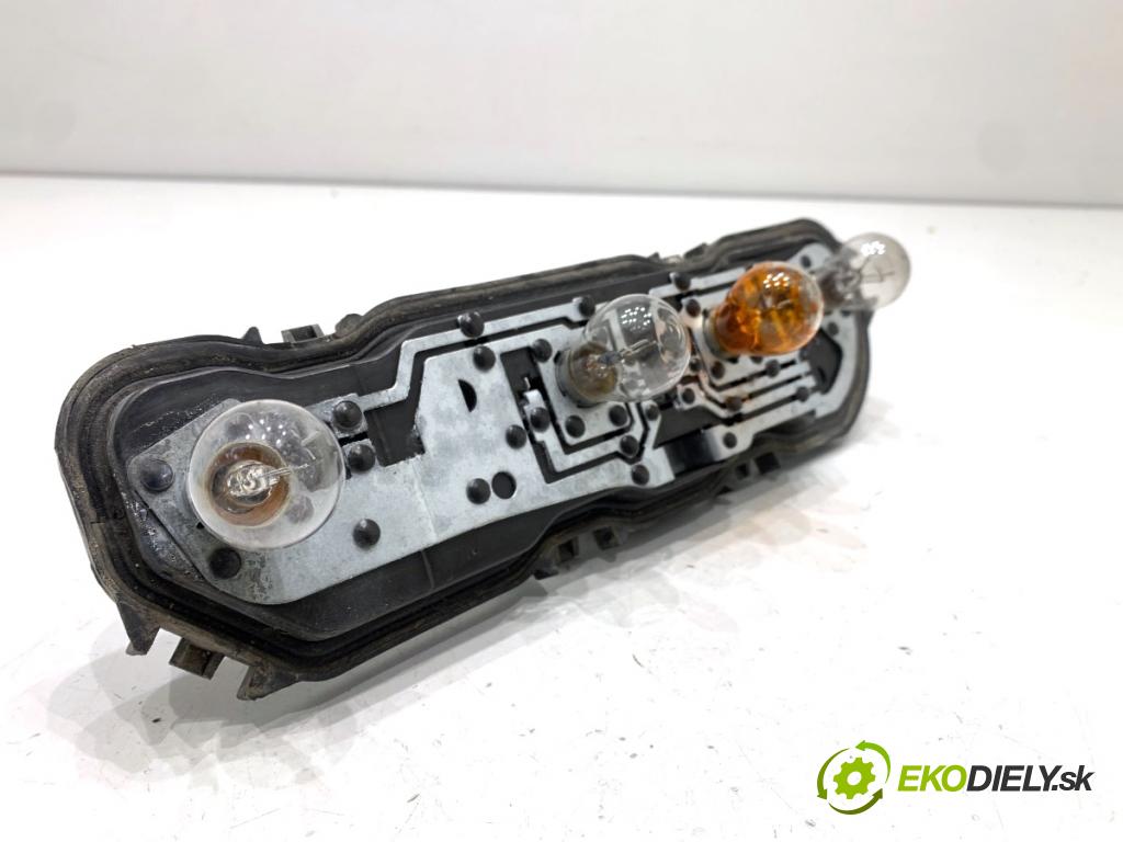 FORD TRANSIT COURIER Nadwozie pełne/minivan 2018 74 kW 1.0 EcoBoost 998 vložka svetla levý zadní část ET76-13N005-AD