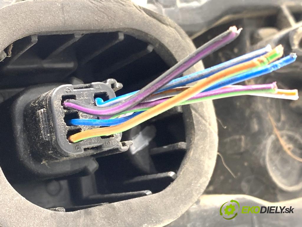 FORD TRANSIT COURIER Nadwozie pełne/minivan 2018 74 kW 1.0 EcoBoost 998 vložka svetla levý zadní část ET76-13N005-AD