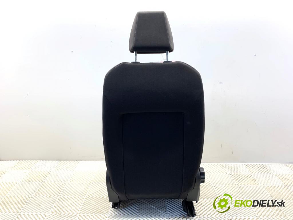 FORD TRANSIT COURIER Nadwozie pełne/minivan 2018 74 kW 1.0 EcoBoost 998 sedadlo pravý přední část