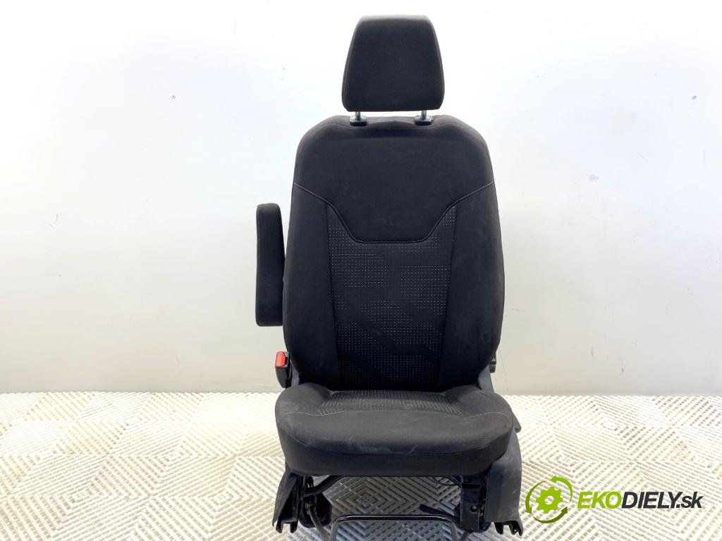 FORD TRANSIT COURIER Nadwozie pełne/minivan 2018 74 kW 1.0 EcoBoost 998 sedadlo levý přední část 