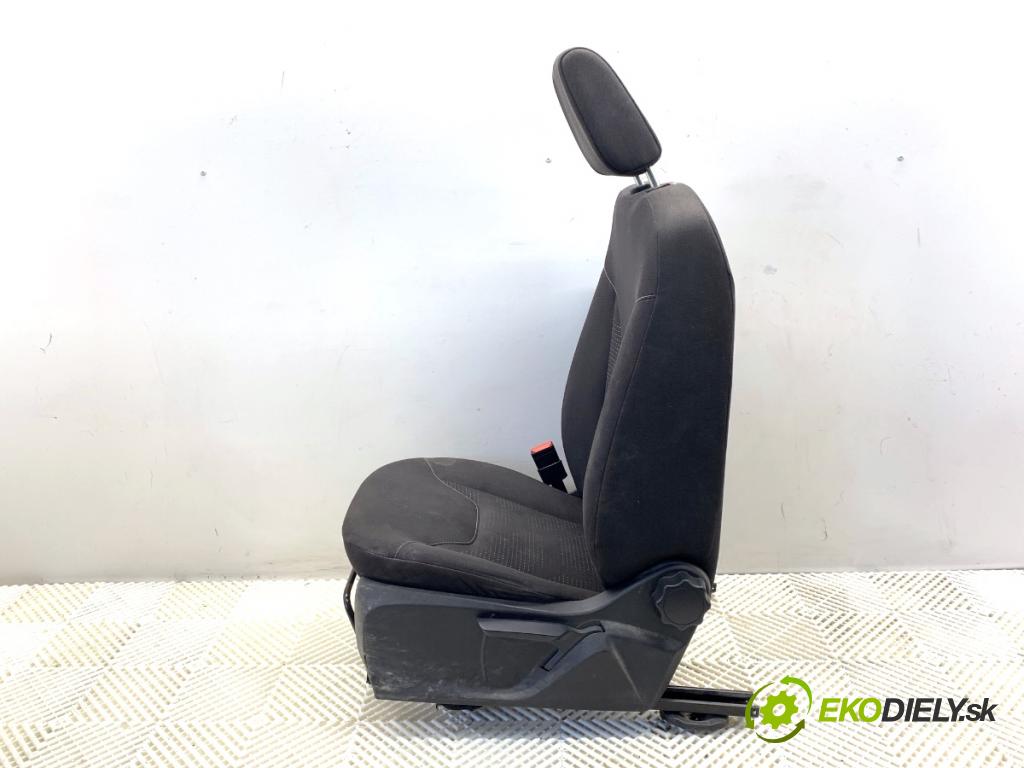 FORD TRANSIT COURIER Nadwozie pełne/minivan 2018 74 kW 1.0 EcoBoost 998 sedadlo levý přední část