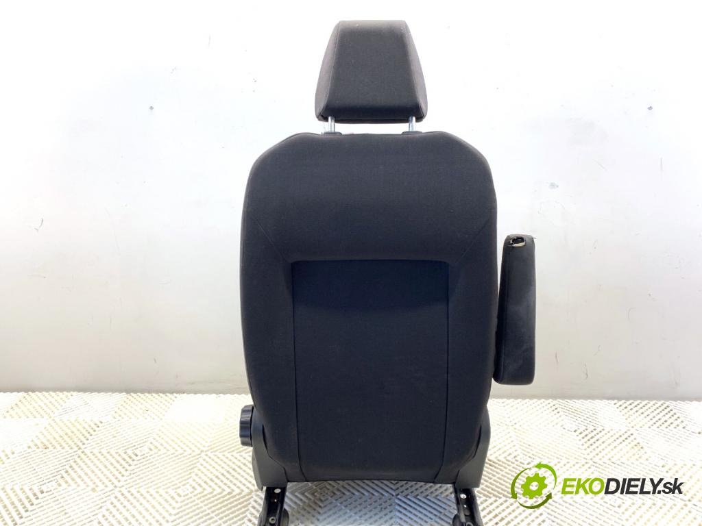 FORD TRANSIT COURIER Nadwozie pełne/minivan 2018 74 kW 1.0 EcoBoost 998 sedadlo levý přední část