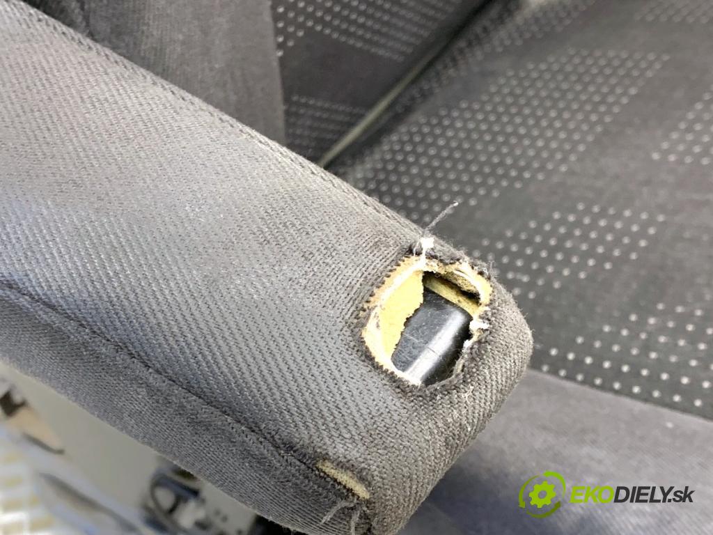 FORD TRANSIT COURIER Nadwozie pełne/minivan 2018 74 kW 1.0 EcoBoost 998 sedadlo levý přední část