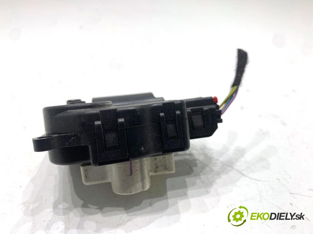 FORD TRANSIT COURIER Nadwozie pełne/minivan 2018 74 kW 1.0 EcoBoost 998 Motor kúrenia AV11-19E616-EA