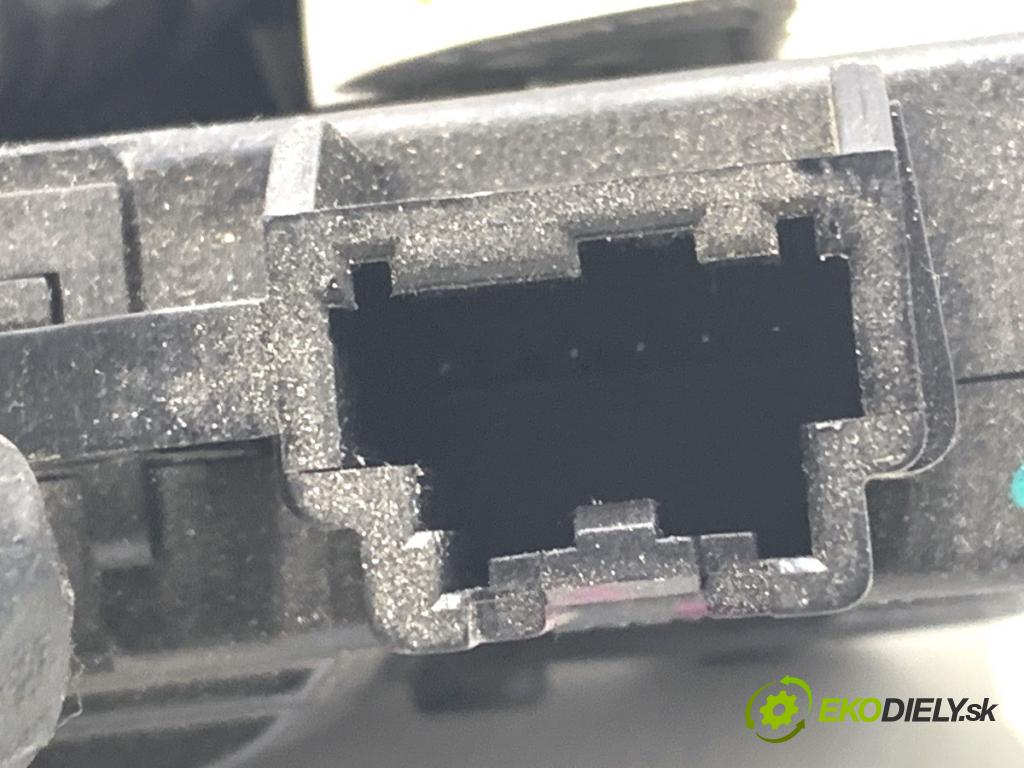 FORD TRANSIT COURIER Nadwozie pełne/minivan 2018 74 kW 1.0 EcoBoost 998 Motor kúrenia AV11-19E616-EA