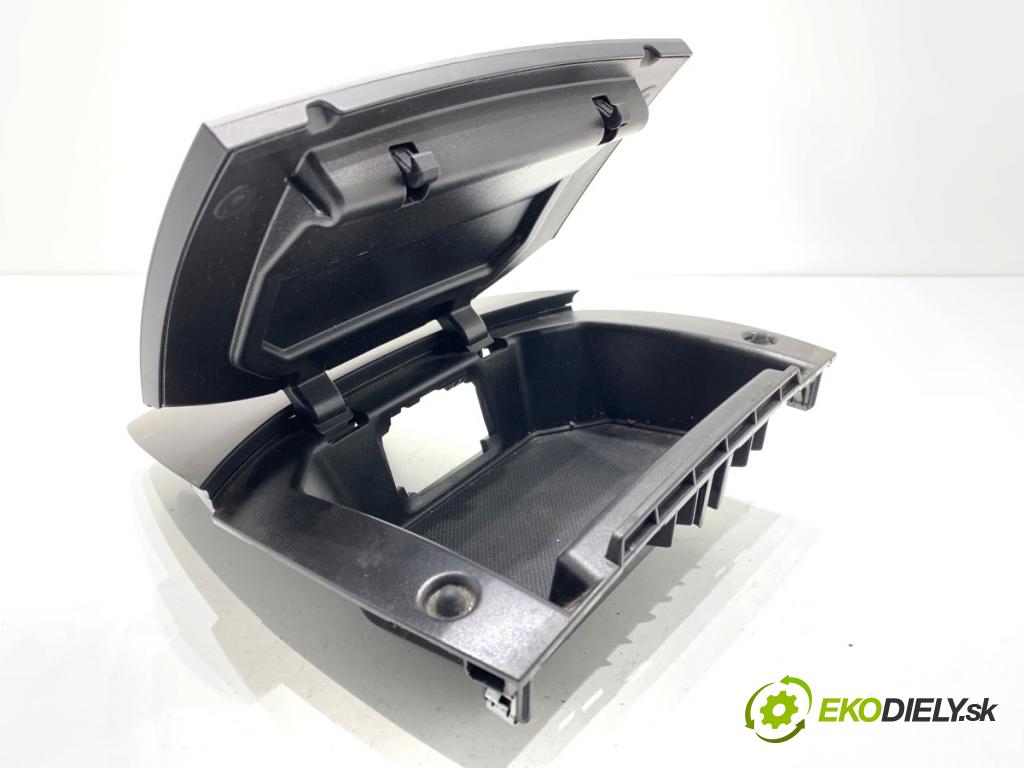 FORD TRANSIT COURIER Nadwozie pełne/minivan 2018 74 kW 1.0 EcoBoost 998 Priehradka, kastlík prístrojovky ET76-R04694-AH