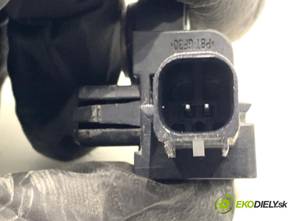 FORD TRANSIT COURIER Nadwozie pełne/minivan 2018 74 kW 1.0 EcoBoost 998 Snímač nárazu FR3T-14B006-AA (Snímač nárazu)