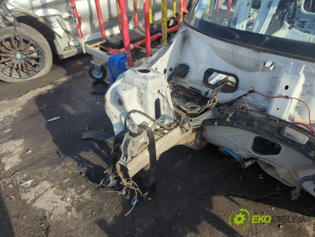 MINI COUNTRYMAN R60 Kombi 2016 140 kW Cooper S ALL4 1598 karoséria ČTVRŤÁK: Blatník prah strecha PODŁUŻNICA