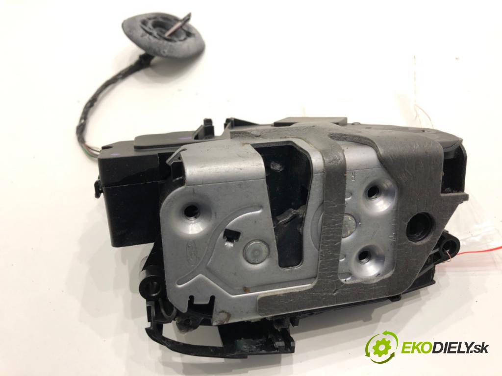 FORD FIESTA MK7 liftback 2012 71 kW 1.4 1388 zámok dveře pravý přední část 8A6A-A21812-BG