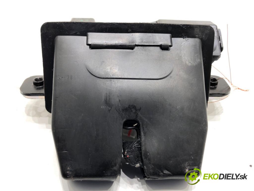 FORD FIESTA MK7 liftback 2012 71 kW 1.4 1388 zámok dveří zadní část 8A61-A442A66-BE