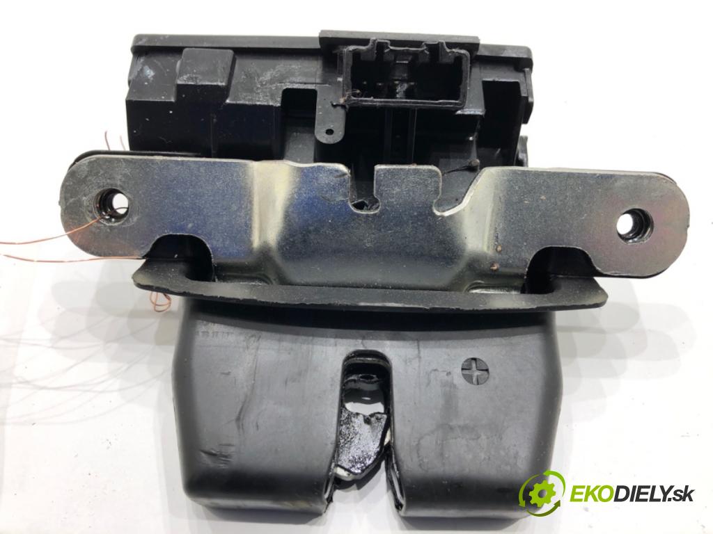 FORD FIESTA MK7 liftback 2012 71 kW 1.4 1388 zámok dveří zadní část 8A61-A442A66-BE