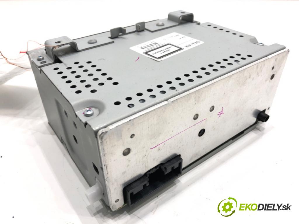 FORD FIESTA MK7 liftback 2012 71 kW 1.4 1388 RADIO AA6T-18C815-AE (Audio zařízení)