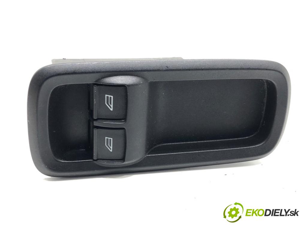 FORD FIESTA MK7 liftback 2012 71 kW 1.4 1388 Prepínač okien 8A6T-14A132-AC (Prepínacie páčky pod volantom)