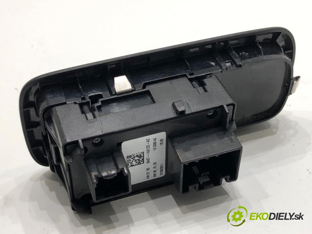 FORD FIESTA MK7 liftback 2012 71 kW 1.4 1388 přepínač oken 8A6T-14A132-AC (Páčky pod volantem)