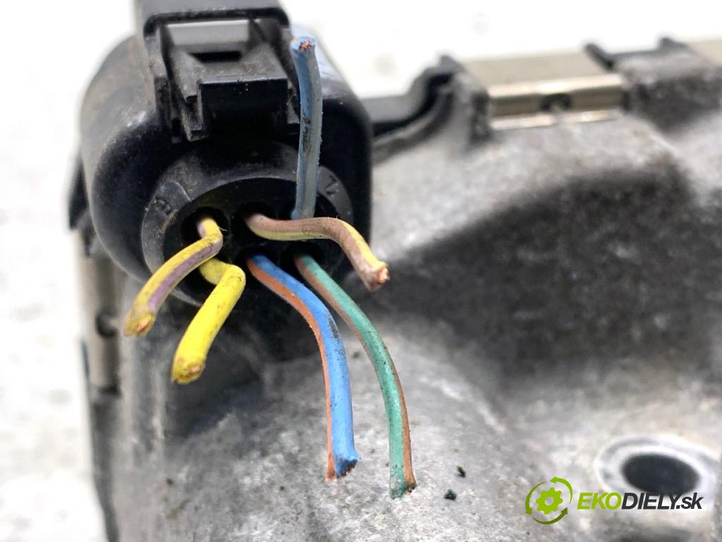 FORD FIESTA MK7 liftback 2012 71 kW 1.4 1388 škrtíci klapka 8A6G-9F991-AC (Škrticí klapka)