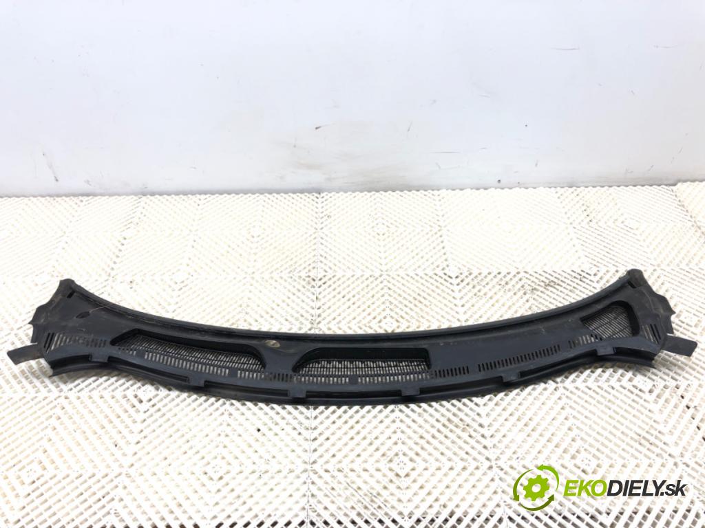 FORD FIESTA MK7 liftback 2012 71 kW 1.4 1388 Torpédo, plast pod čelné okno 8A61-A02216-AE (Torpédo (plast pod čelným sklom))