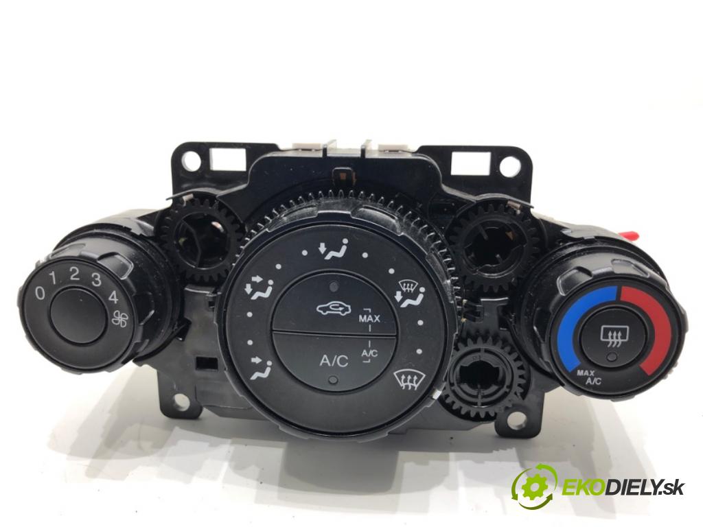 FORD FIESTA MK7 liftback 2012 71 kW 1.4 1388 Panel ovládania kúrenia 8A61-19980-AG (Prepínacie páčky pod volantom)