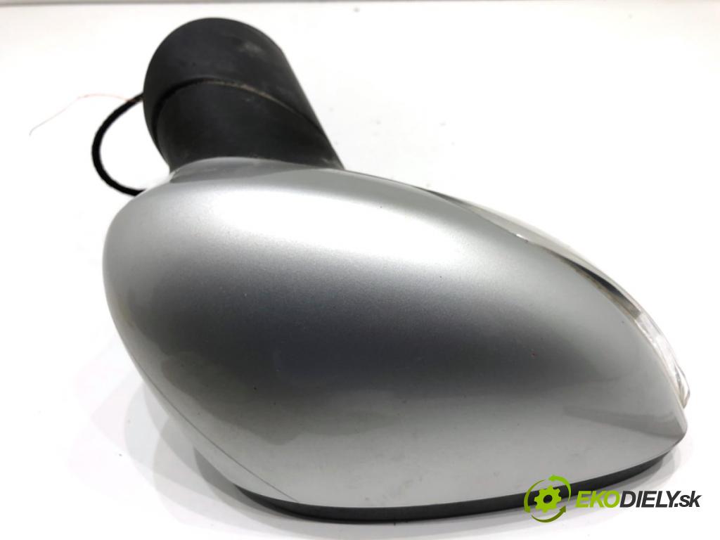 FORD FIESTA MK7 liftback 2012 71 kW 1.4 1388 zpětné zrcátko pravý