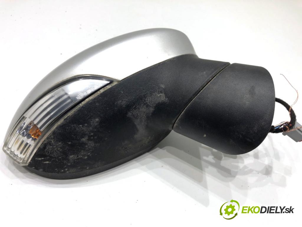 FORD FIESTA MK7 liftback 2012 71 kW 1.4 1388 zpětné zrcátko pravý