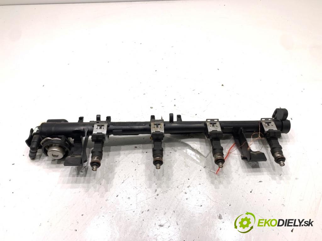 FORD FIESTA MK7 liftback 2012 71 kW 1.4 1388 lišta vstřikovací VP8A6U-AB (Vstřikovací lišta)