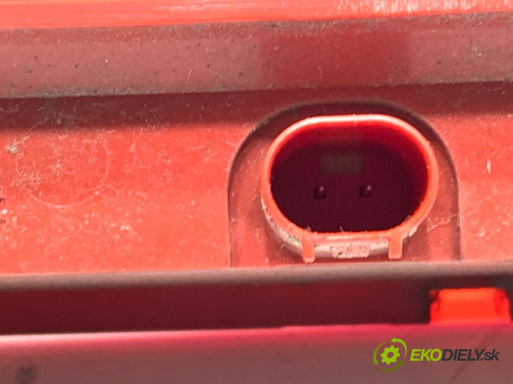 FORD FIESTA MK7 liftback 2012 71 kW 1.4 1388 Svetlo brzdových svetiel 8A61-13A613-DA