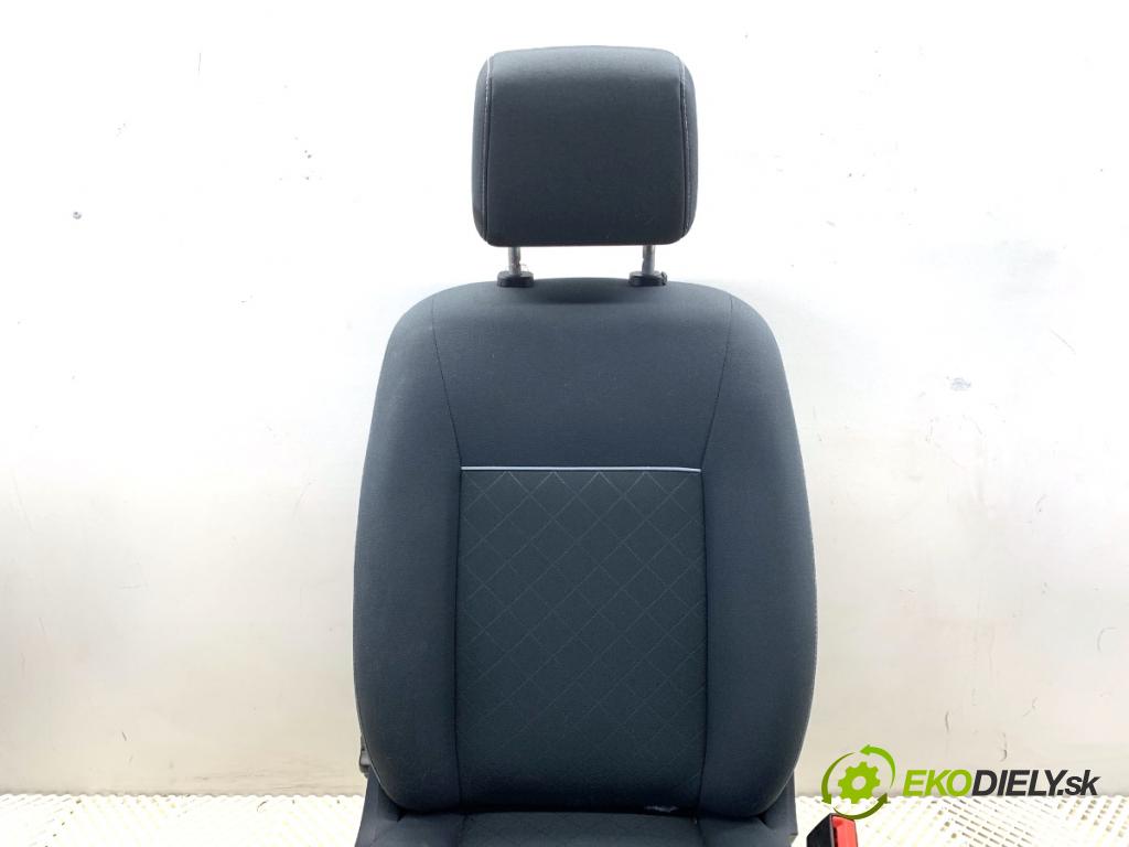 FORD FIESTA MK7 liftback 2012 71 kW 1.4 1388 sedadlo pravý přední část