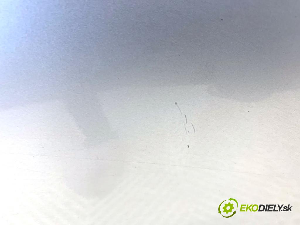 FORD FIESTA MK7 liftback 2012 71 kW 1.4 1388 dveře pravý zadní část