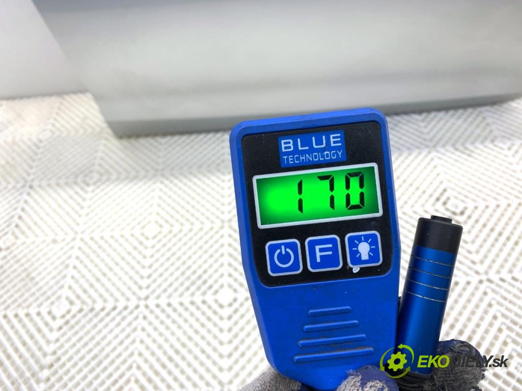 FORD FIESTA MK7 liftback 2012 71 kW 1.4 1388 dveře pravý přední část