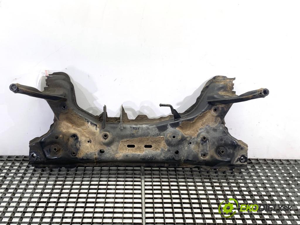 FORD TRANSIT COURIER Nadwozie pełne/minivan 2018 74 kW 1.0 EcoBoost 998 výztuha pod motor  (Přední výztuha)