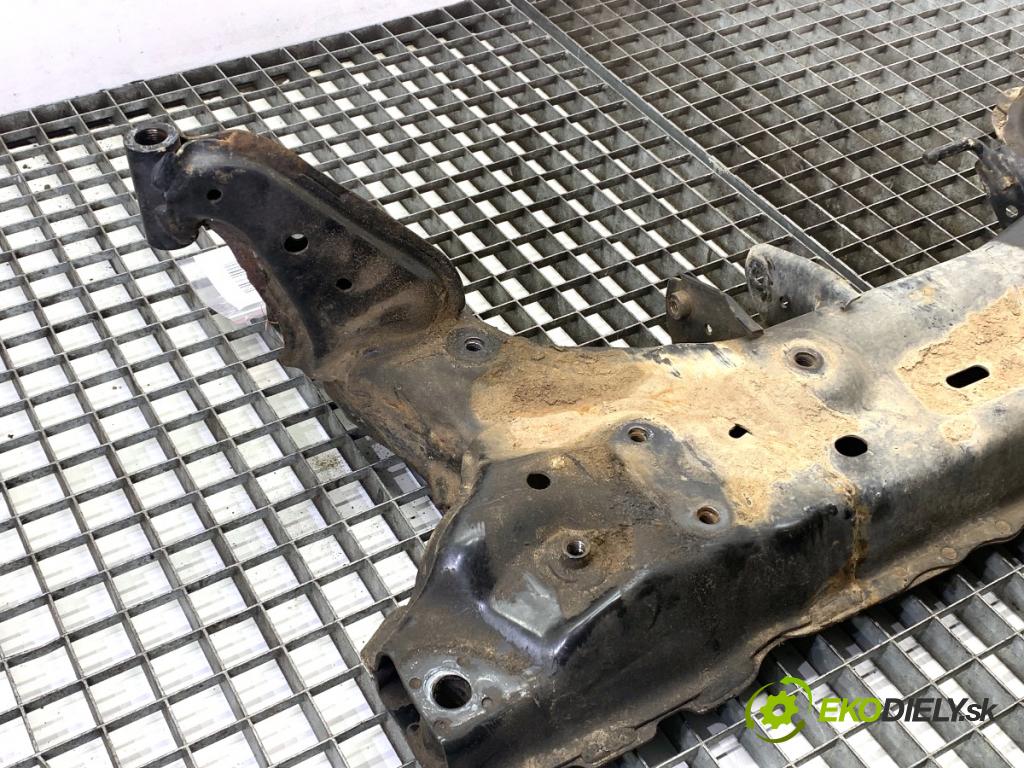 FORD TRANSIT COURIER Nadwozie pełne/minivan 2018 74 kW 1.0 EcoBoost 998 výztuha pod motor  (Přední výztuha)