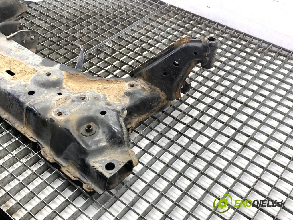 FORD TRANSIT COURIER Nadwozie pełne/minivan 2018 74 kW 1.0 EcoBoost 998 výztuha pod motor  (Přední výztuha)