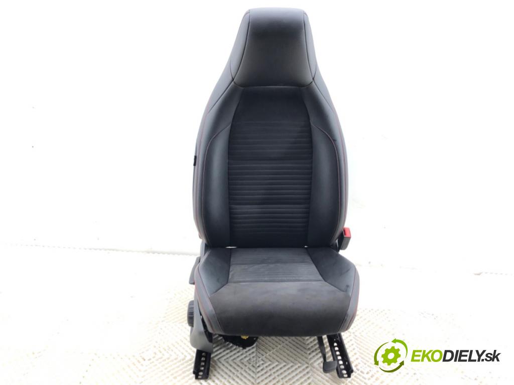 MERCEDES-BENZ W176 liftback 2015 90 kW A 180 (176.042) 1595 sedadlo pravý přední část AMG 