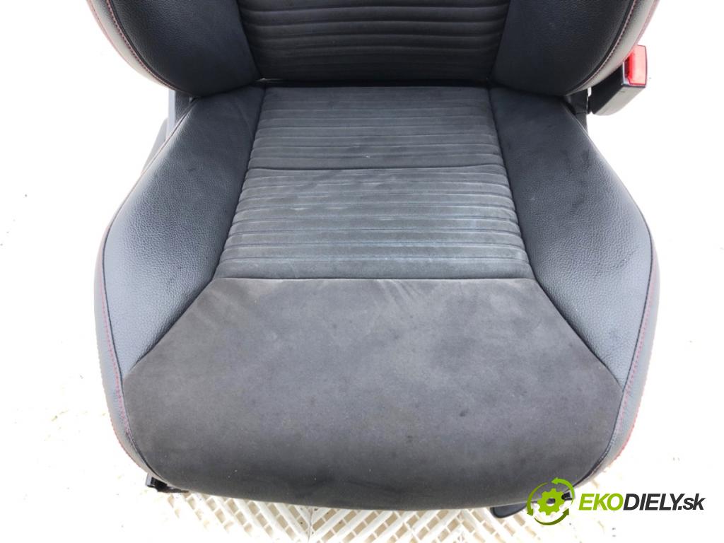 MERCEDES-BENZ W176 liftback 2015 90 kW A 180 (176.042) 1595 sedadlo pravý přední část AMG