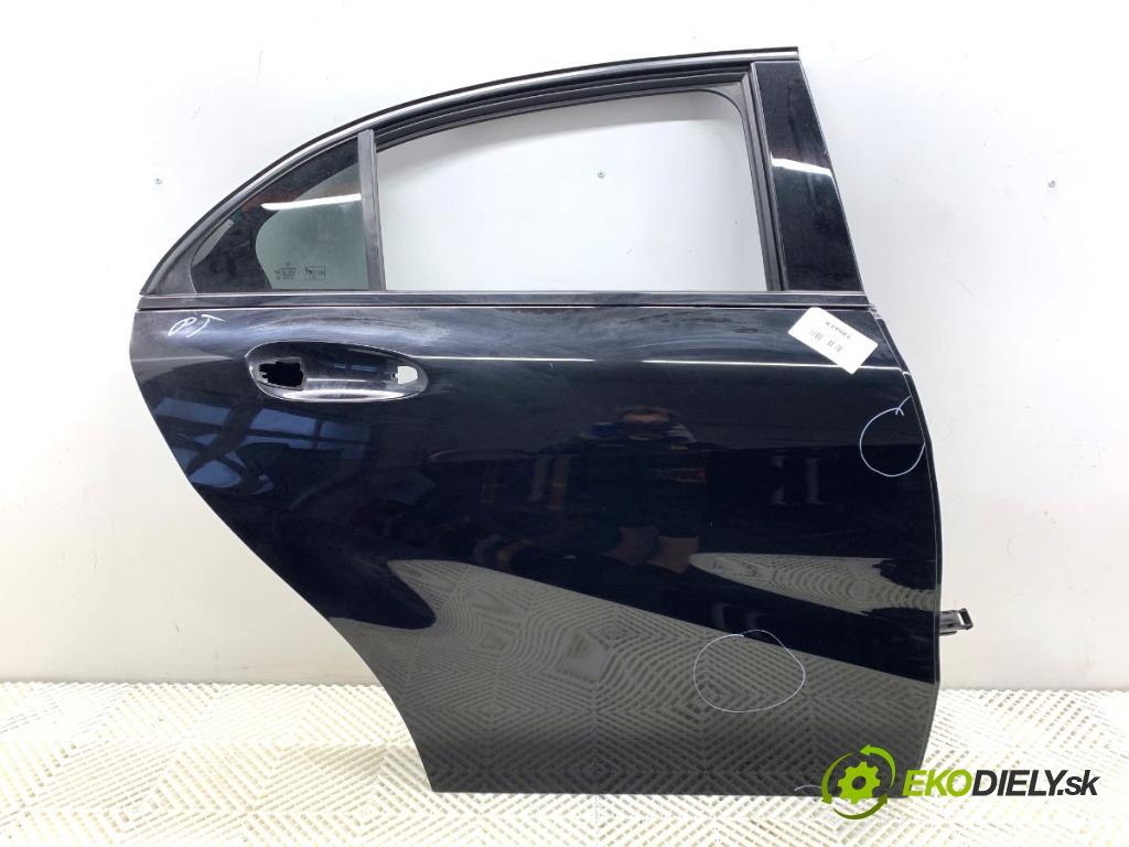 MERCEDES-BENZ W176 liftback 2015 90 kW A 180 (176.042) 1595 dveře pravý zadní část 191