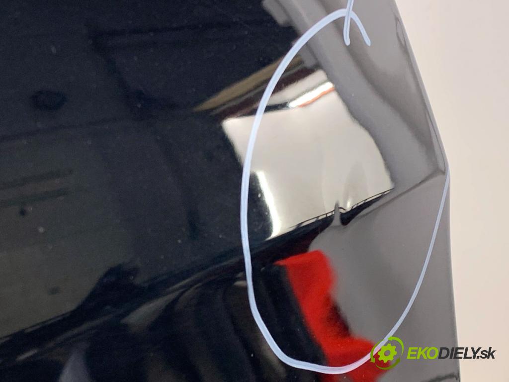 MERCEDES-BENZ W176 liftback 2015 90 kW A 180 (176.042) 1595 dveře pravý zadní část 191