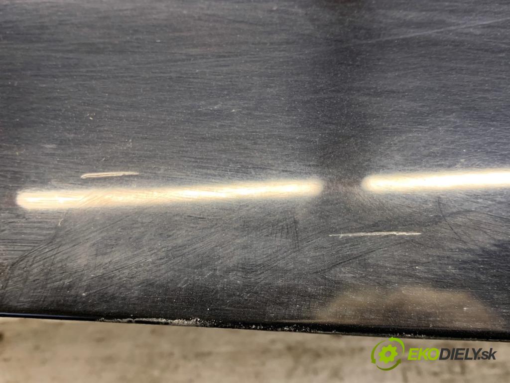 MERCEDES-BENZ W176 liftback 2015 90 kW A 180 (176.042) 1595 dveře pravý zadní část 191