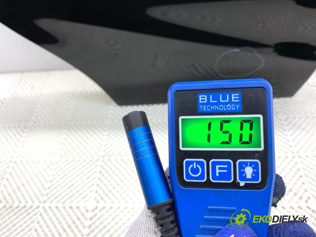 MERCEDES-BENZ W176 liftback 2015 90 kW A 180 (176.042) 1595 dveře pravý zadní část 191