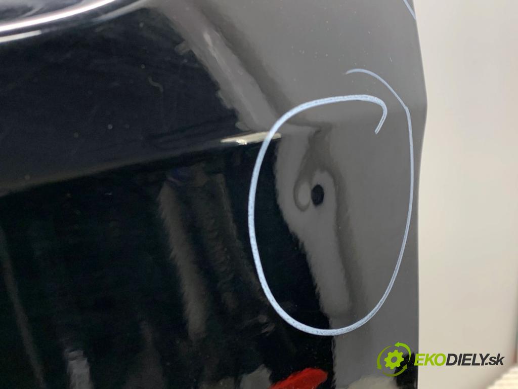 MERCEDES-BENZ W176 liftback 2015 90 kW A 180 (176.042) 1595 dveře levý přední část