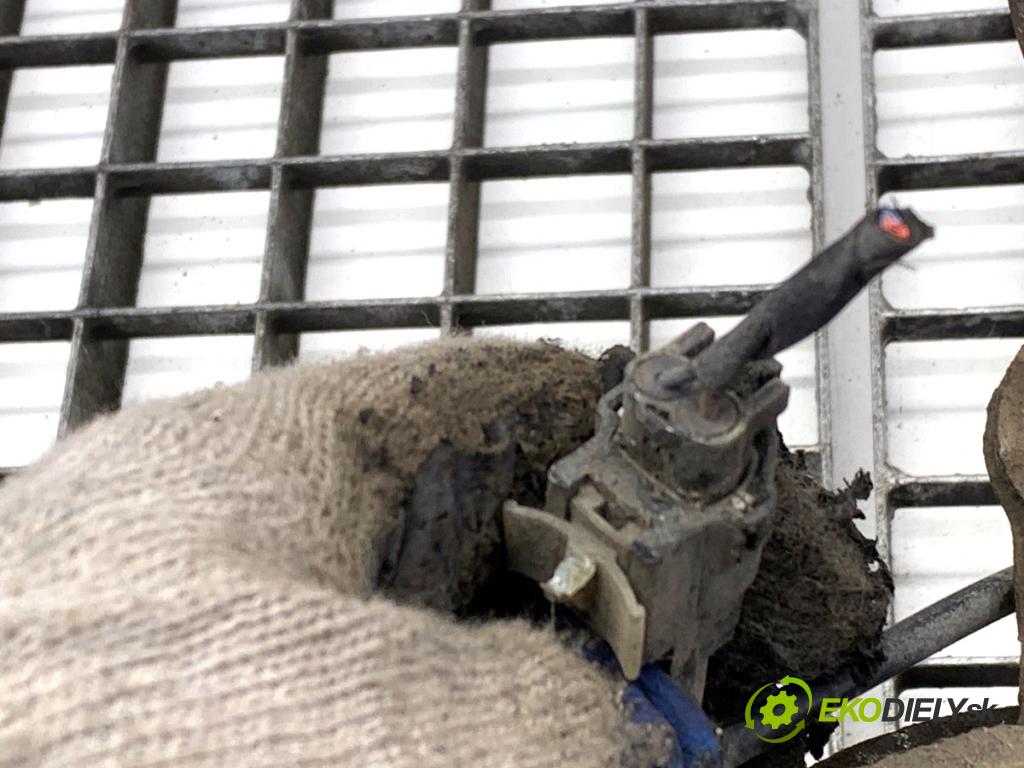 KIA OPTIMA sedan 2012 100 kW 1.7 CRDi 1685 náboj pravy predný