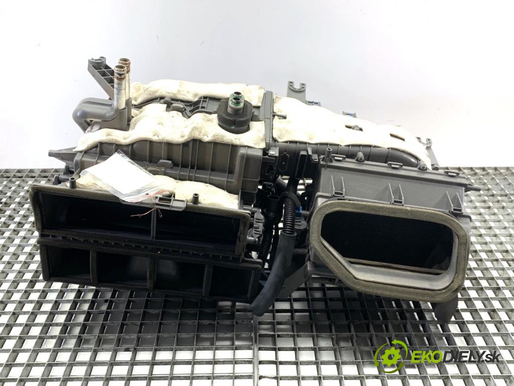 KIA OPTIMA sedan 2012 100 kW 1.7 CRDi 1685 topné těleso radiátor topení komplet KOMBAJN  (Radiátor topení)